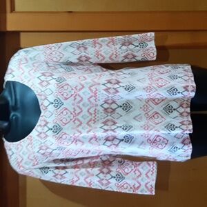 Karen Scott pull over V- neck top Size M